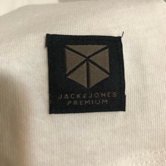 Jack Jones Queen tee. Excellent used condition. XXL. - Picture 2 of 6